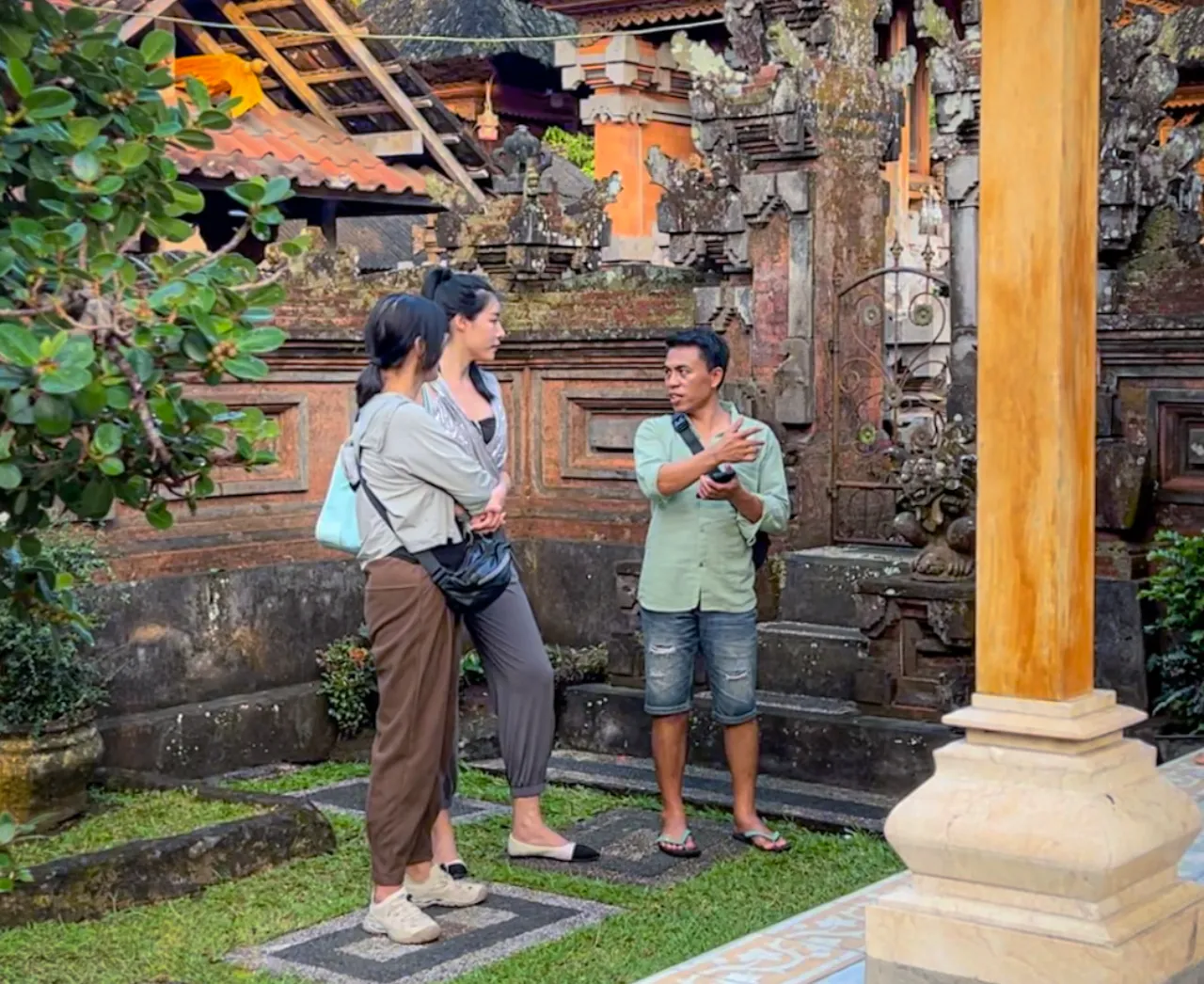 Village firefly night tour at Pemulan Bali